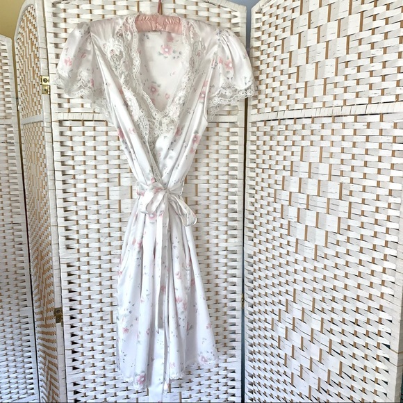 Vintage Other - Vintage Sarah Beth Gown & Robe Set
